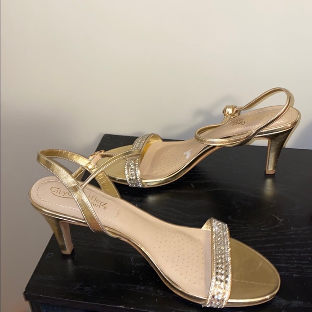 Cute shoes with 3 1/2”  heel